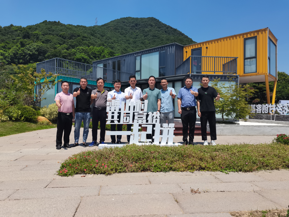 余姚市二職校校領導一行蒞臨我公司考察指導